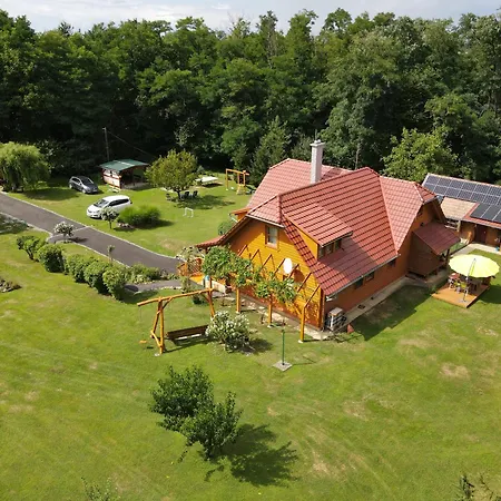 Affittacamere Ezerjo Oekofogado 3*